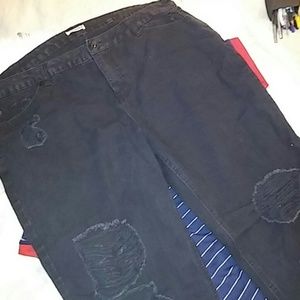 Black distressed boyfriend jeans